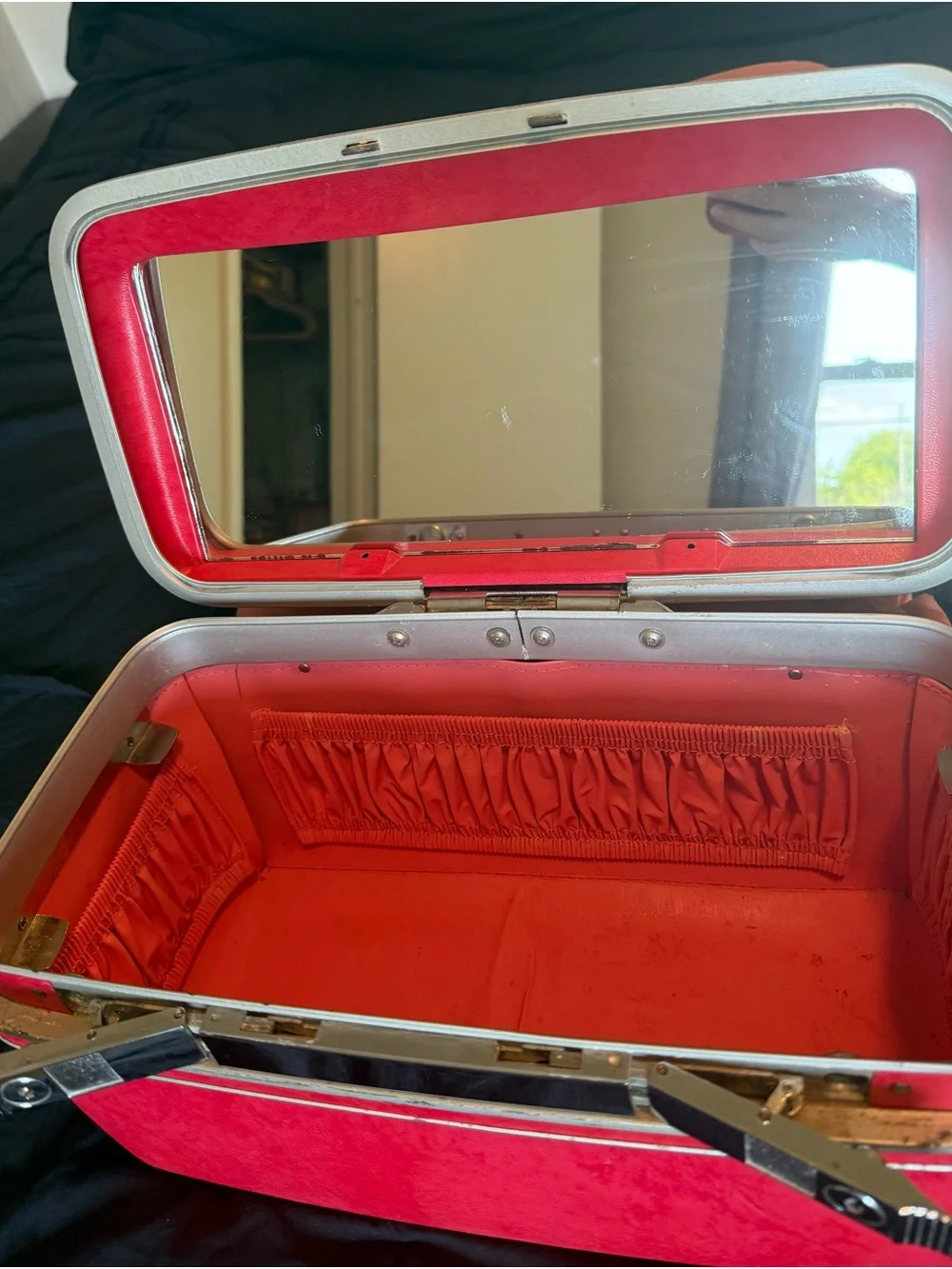 Samsonite Red Train Case with Silver Trim